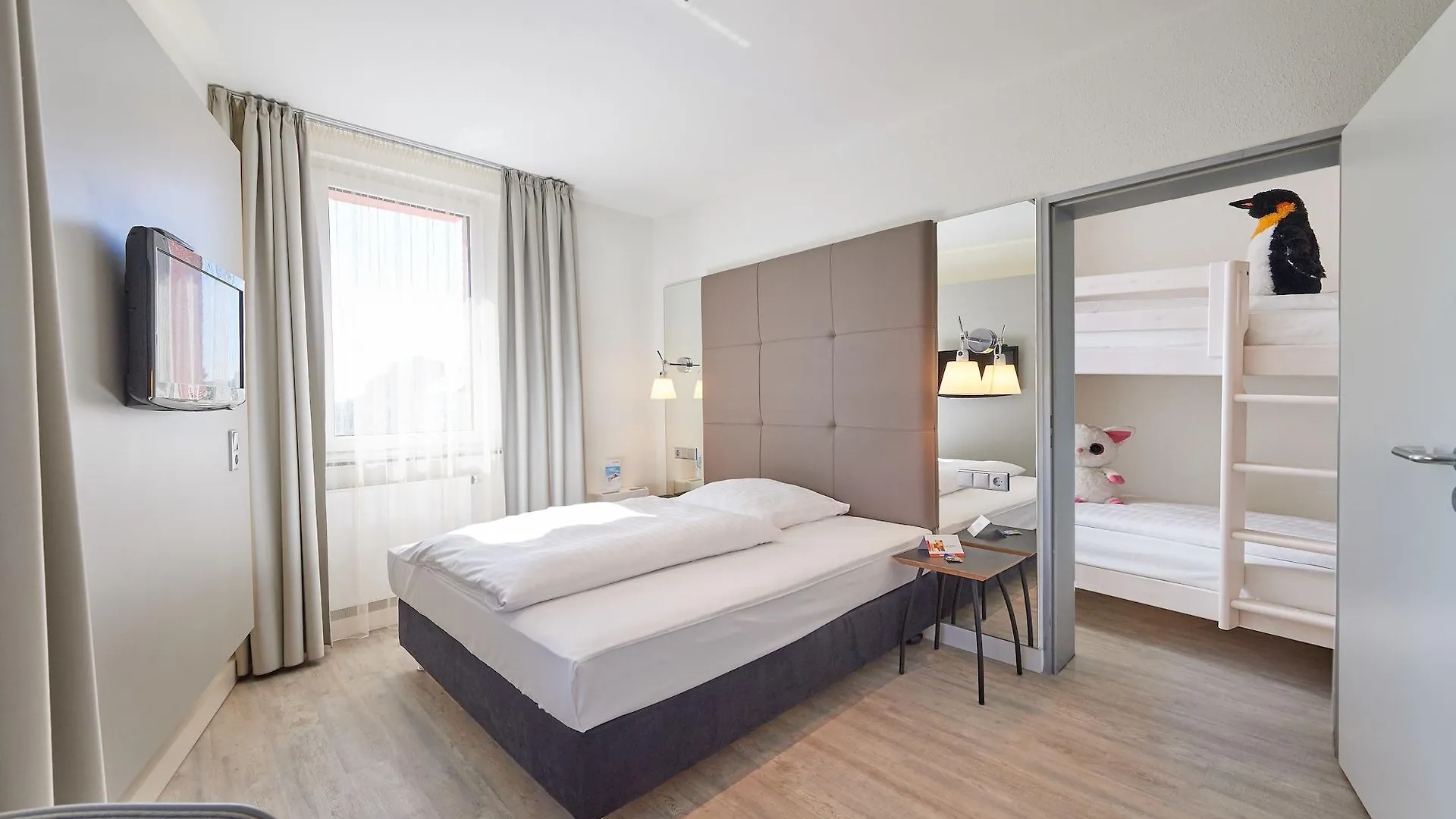 Hotel Amadeus Hannover 4*,